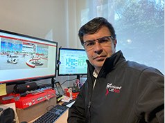 Juan Amado in seinem Heimbüro in Kolumbien